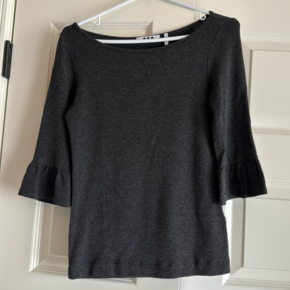 Gray top by three dots XS